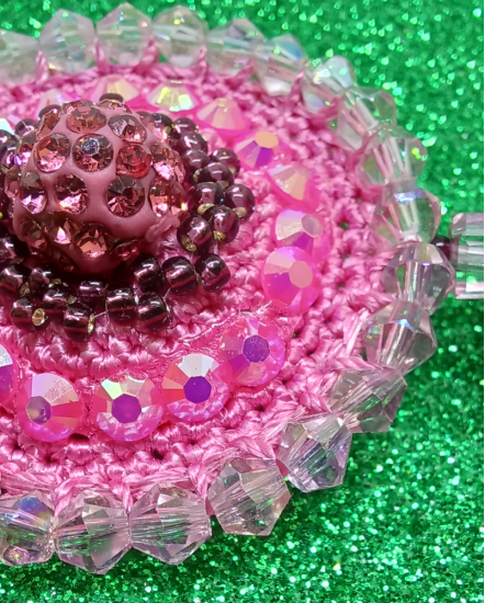 Háčkované  dizajnové náušnice "Ružový piesok"